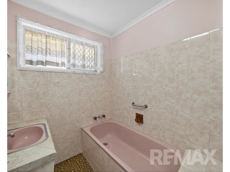 11 Marine Parade, Redcliffe QLD 4020