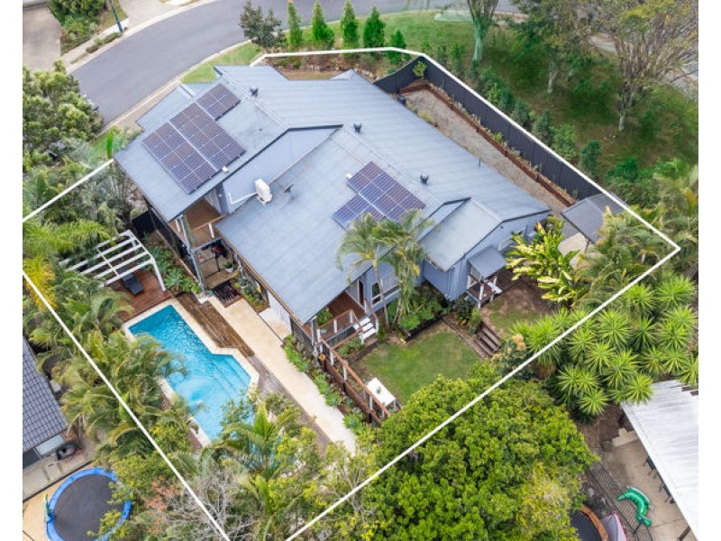 1 Marina Court, Eatons Hill QLD 4037