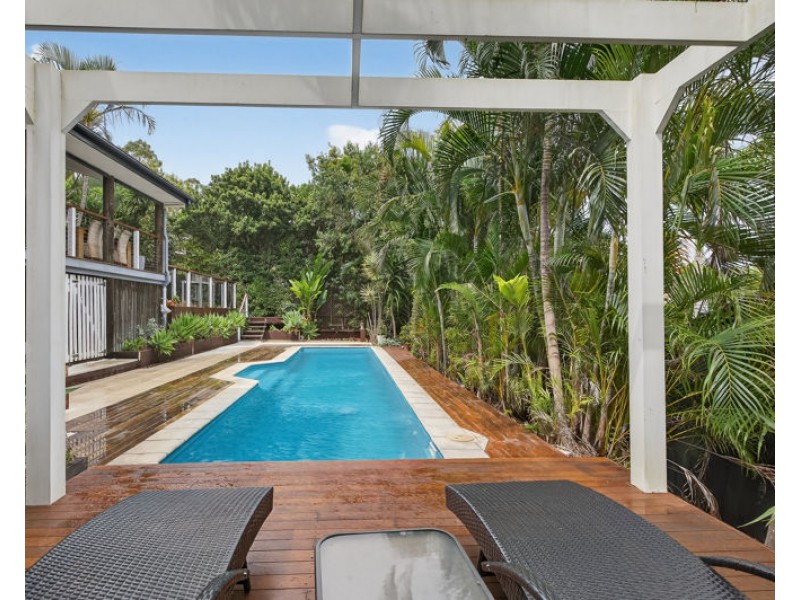 1 Marina Court, Eatons Hill QLD 4037
