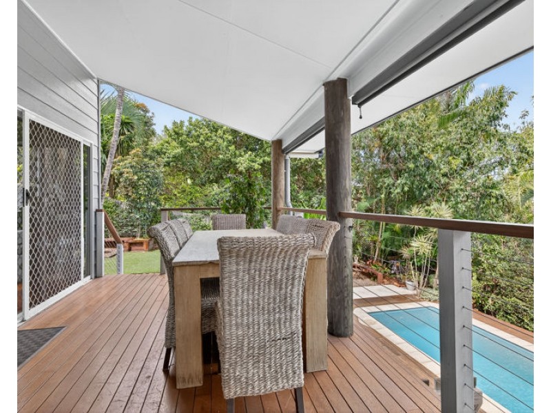 1 Marina Court, Eatons Hill QLD 4037