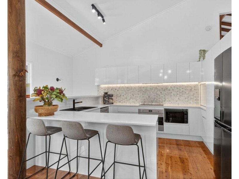 1 Marina Court, Eatons Hill QLD 4037