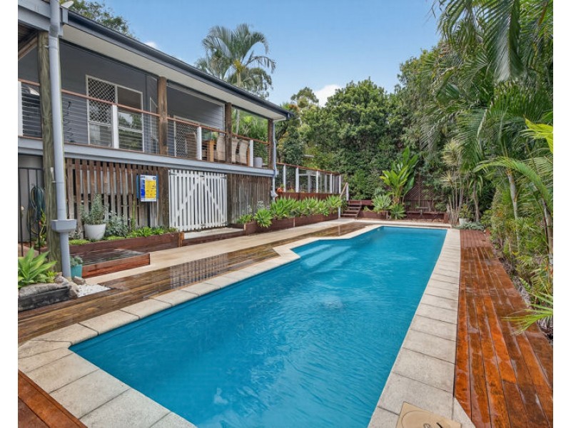1 Marina Court, Eatons Hill QLD 4037