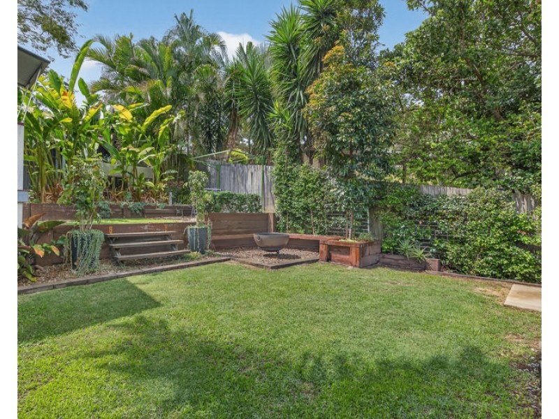 1 Marina Court, Eatons Hill QLD 4037