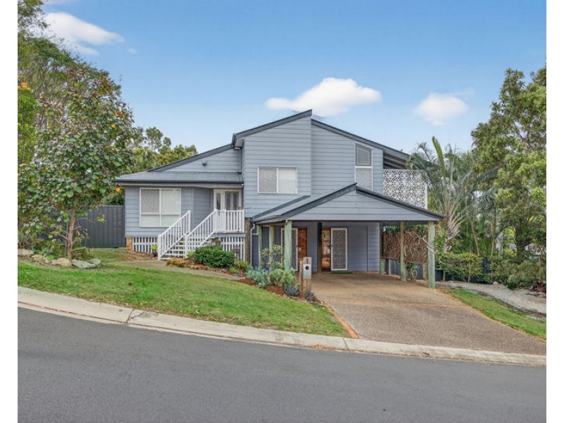 1 Marina Court, Eatons Hill QLD 4037