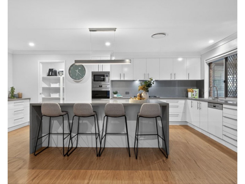 135 Albany Forest Drive, Albany Creek QLD 4035