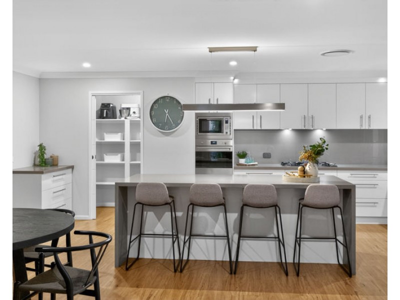 135 Albany Forest Drive, Albany Creek QLD 4035