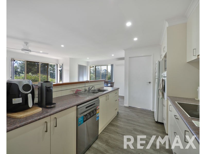 7 Cedar Close, Albany Creek QLD 4035