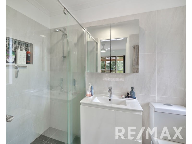 7 Cedar Close, Albany Creek QLD 4035