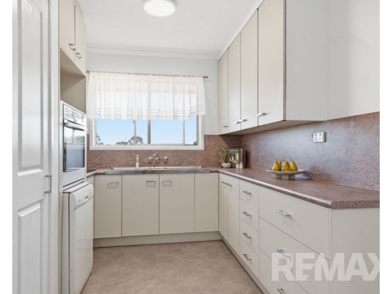 4 Eurobin Crescent, Ferny Hills QLD 4055