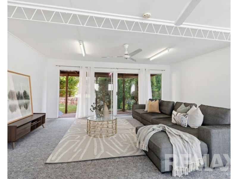 4 Eurobin Crescent, Ferny Hills QLD 4055