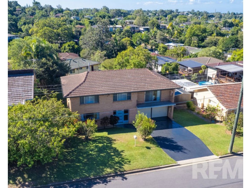 4 Eurobin Crescent, Ferny Hills QLD 4055