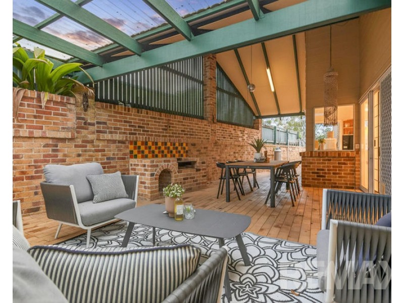 1 Listonia Drive, Albany Creek QLD 4035