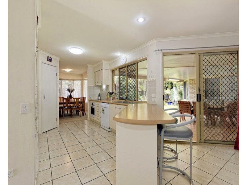 142 Saraband Drive, Eatons Hill QLD 4037