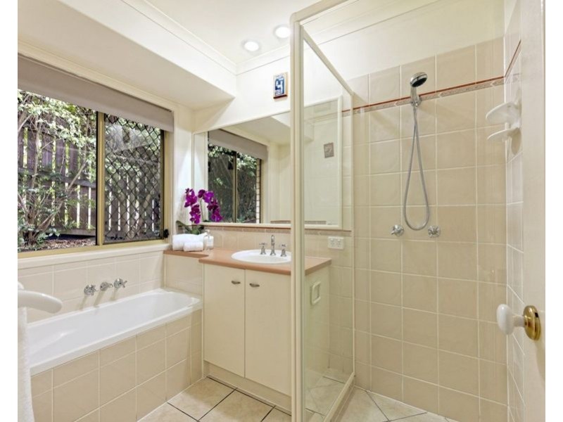 142 Saraband Drive, Eatons Hill QLD 4037