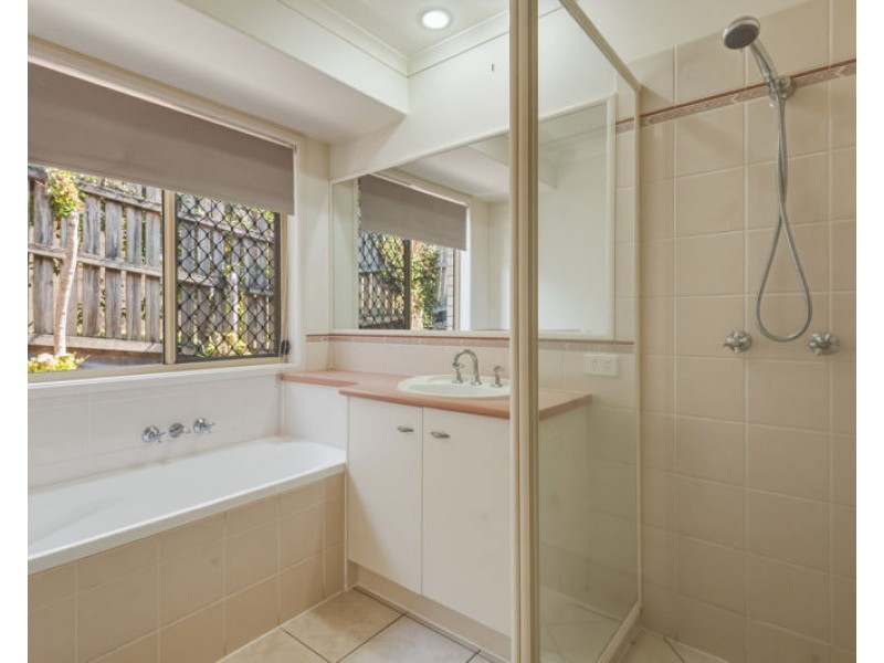 142 Saraband Drive, Eatons Hill QLD 4037