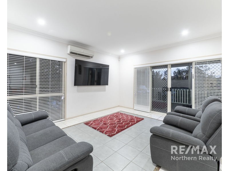 156 Bangalow st, Bridgeman Downs QLD 4035