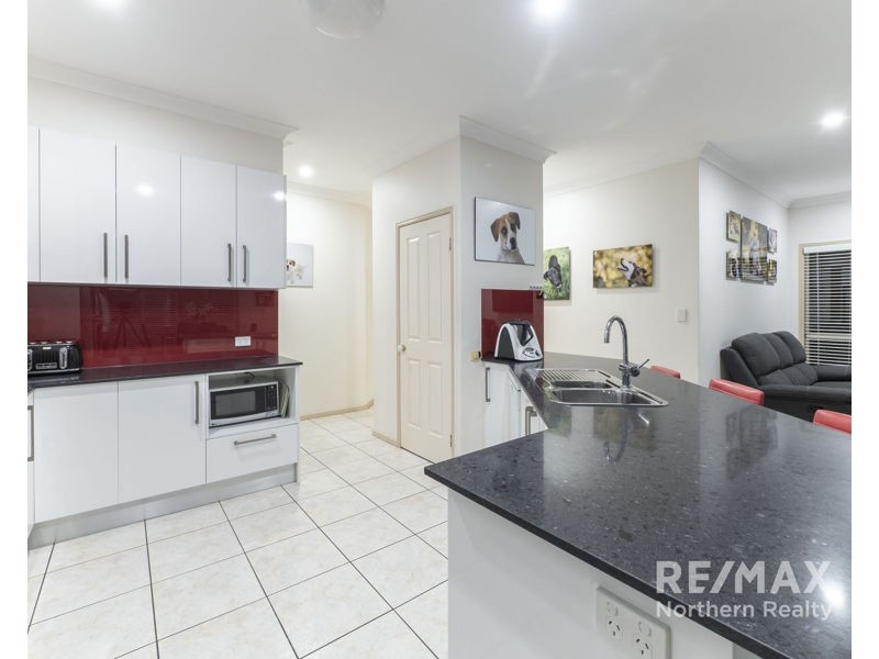 156 Bangalow st, Bridgeman Downs QLD 4035