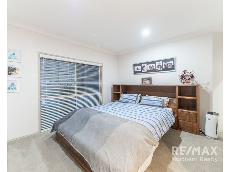 156 Bangalow st, Bridgeman Downs QLD 4035