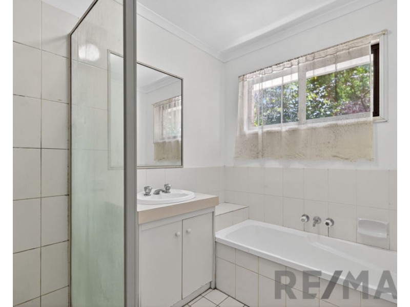 210 Eatons Crossing Road, Warner QLD 4500