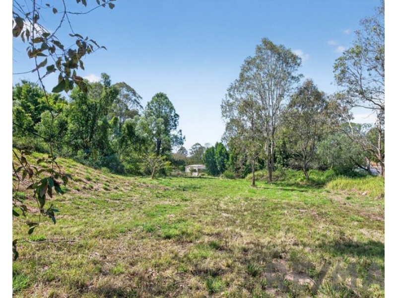 210 Eatons Crossing Road, Warner QLD 4500