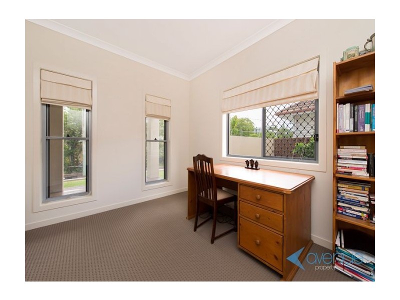 10 Bower Street, Dutton Park QLD 4102