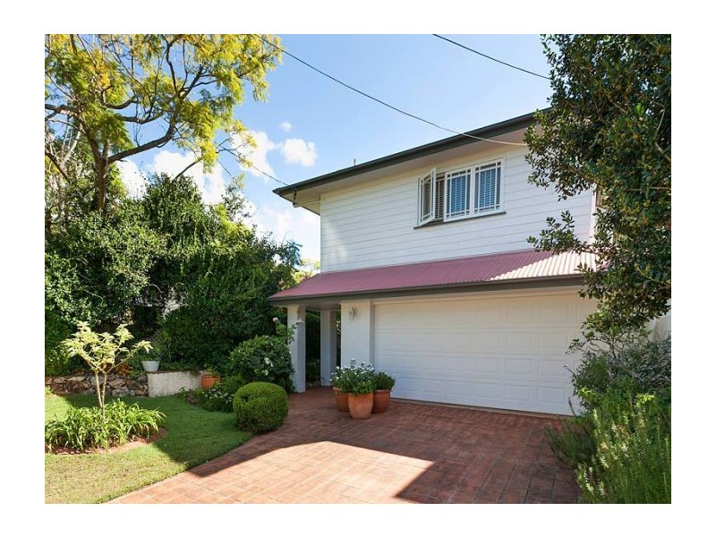 15 Pollux Avenue, Coorparoo QLD 4151