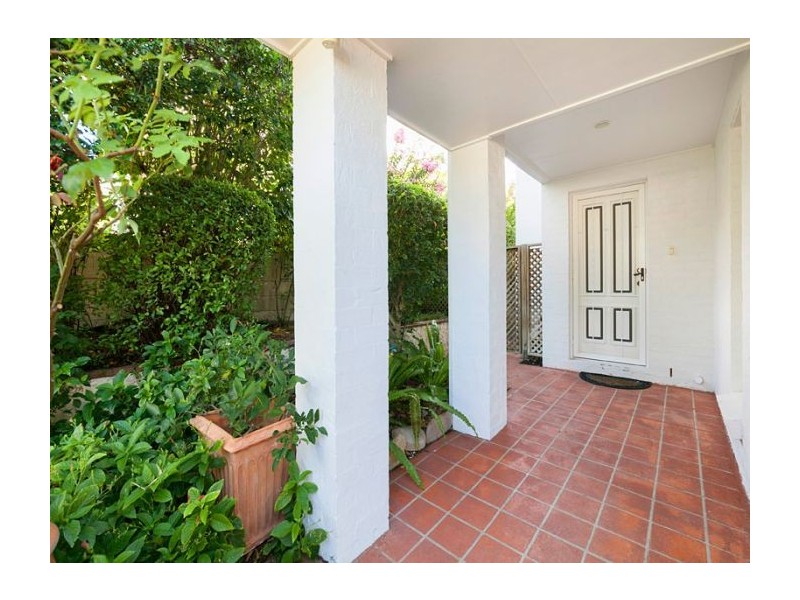 15 Pollux Avenue, Coorparoo QLD 4151