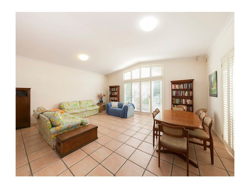 15 Pollux Avenue, Coorparoo QLD 4151