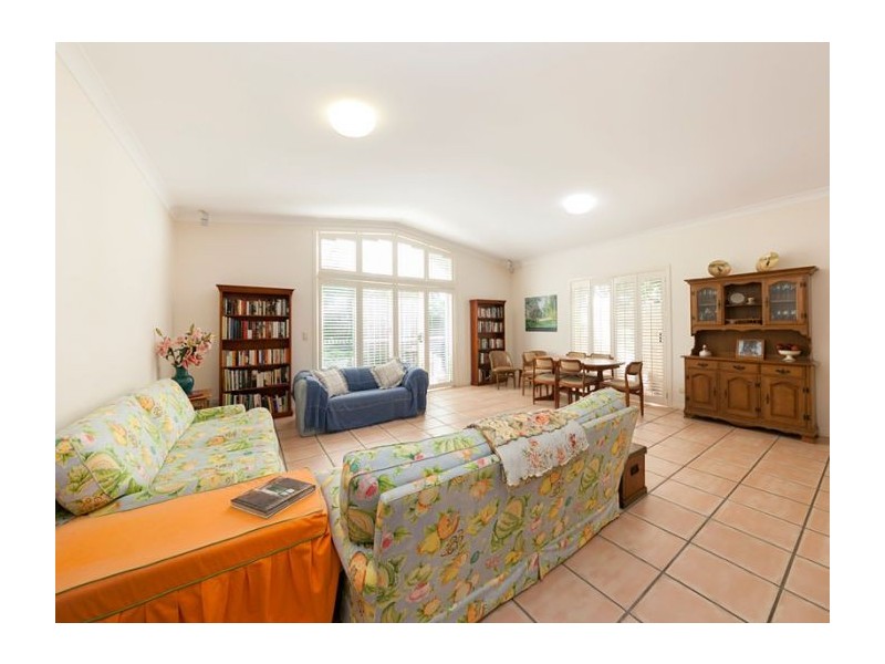 15 Pollux Avenue, Coorparoo QLD 4151