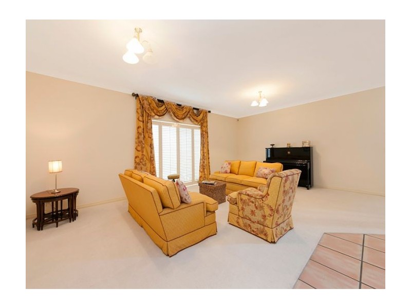 15 Pollux Avenue, Coorparoo QLD 4151