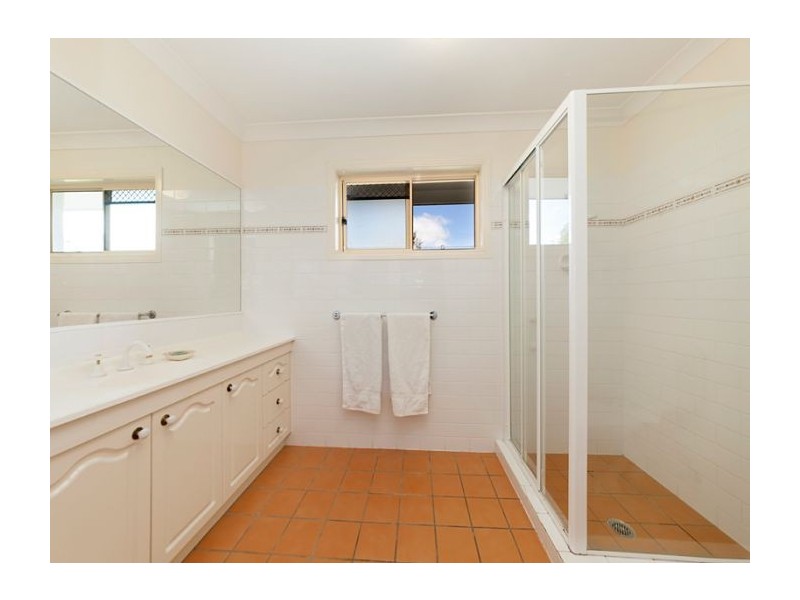 15 Pollux Avenue, Coorparoo QLD 4151