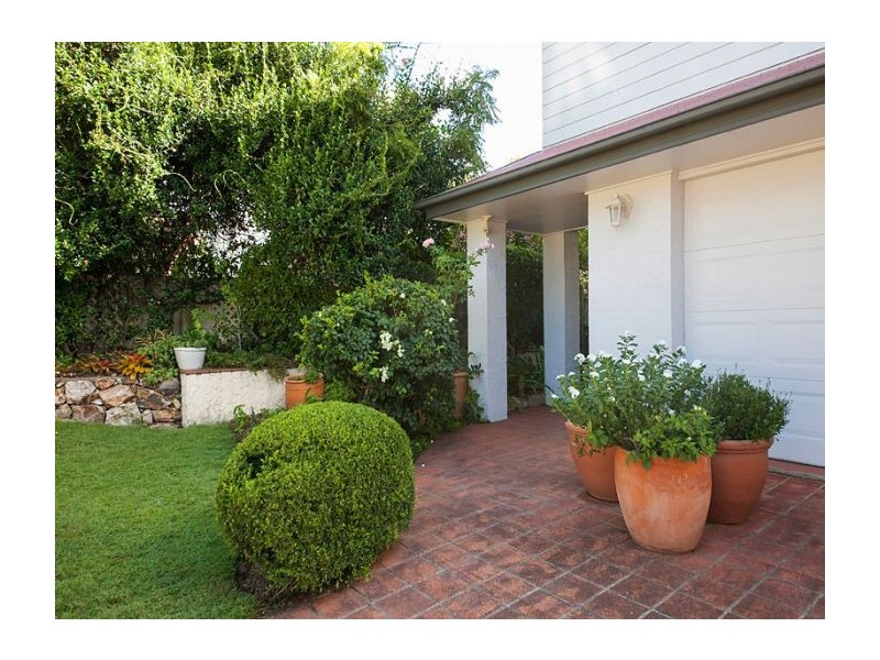 15 Pollux Avenue, Coorparoo QLD 4151