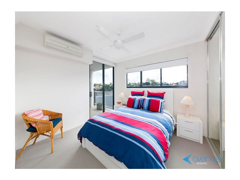 02 803 Stanley Street, Woolloongabba QLD 4102