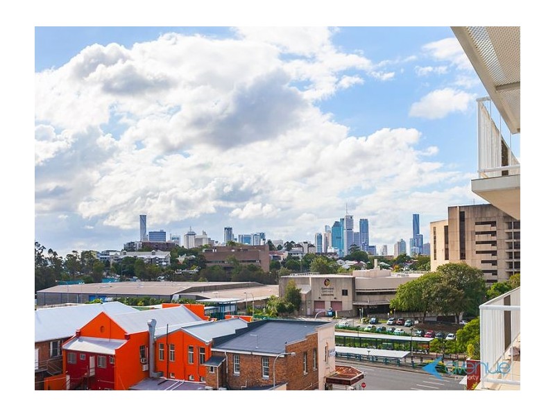 02 803 Stanley Street, Woolloongabba QLD 4102