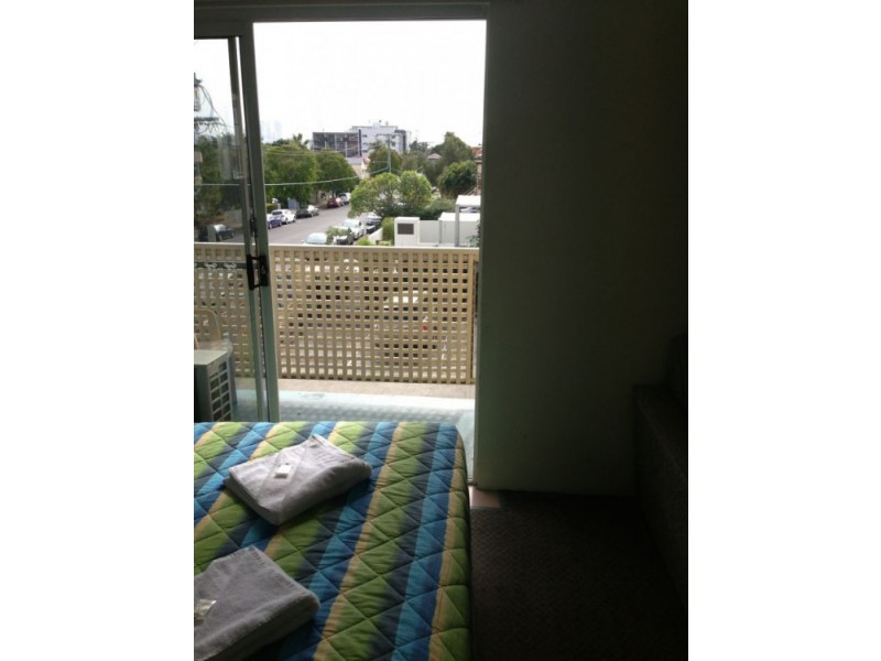 18/24 Tottenham Street, Woolloongabba QLD 4102