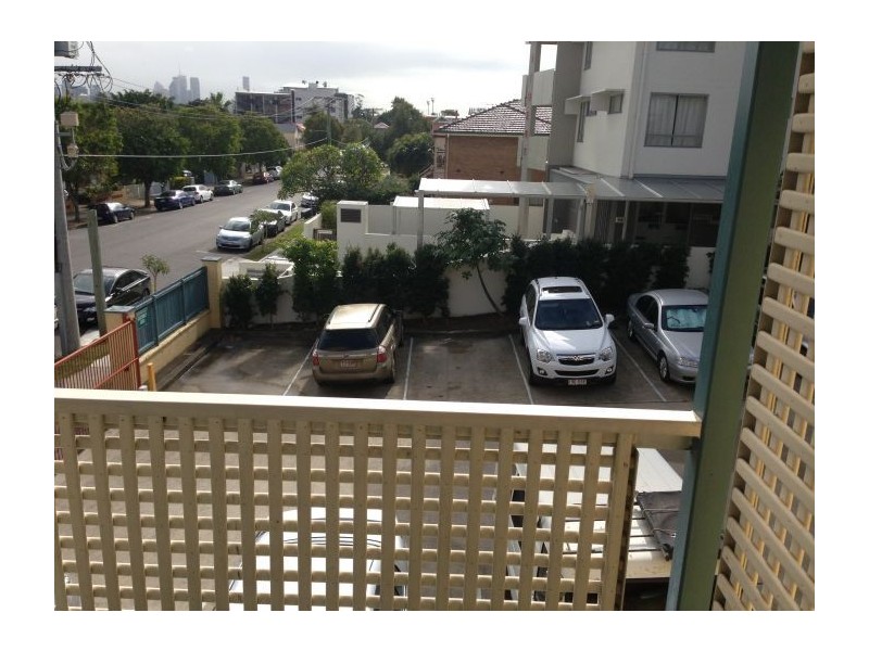 18/24 Tottenham Street, Woolloongabba QLD 4102