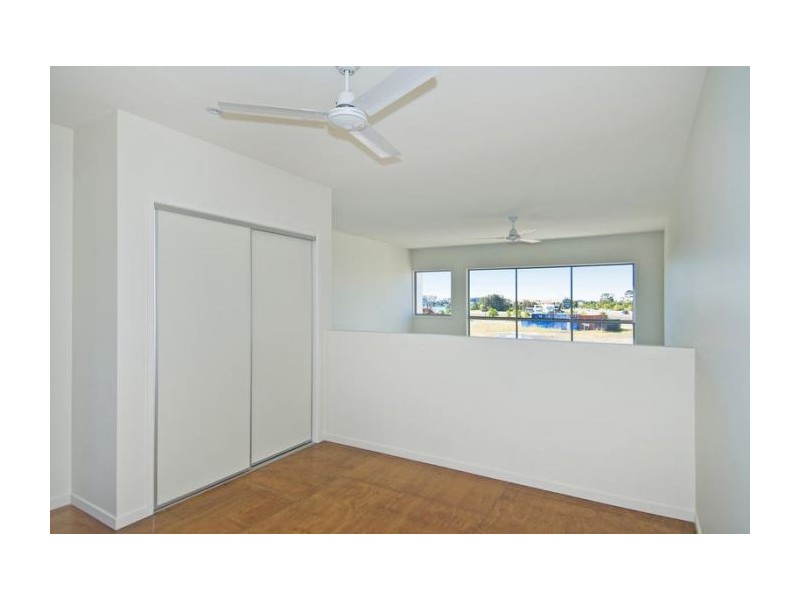 52 Southbay Drive, Varsity Lakes QLD 4227