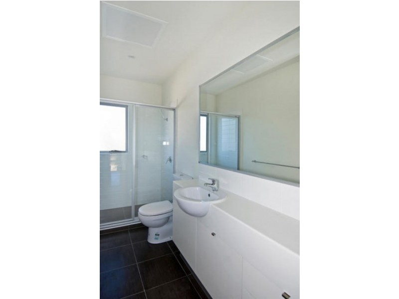 52 Southbay Drive, Varsity Lakes QLD 4227