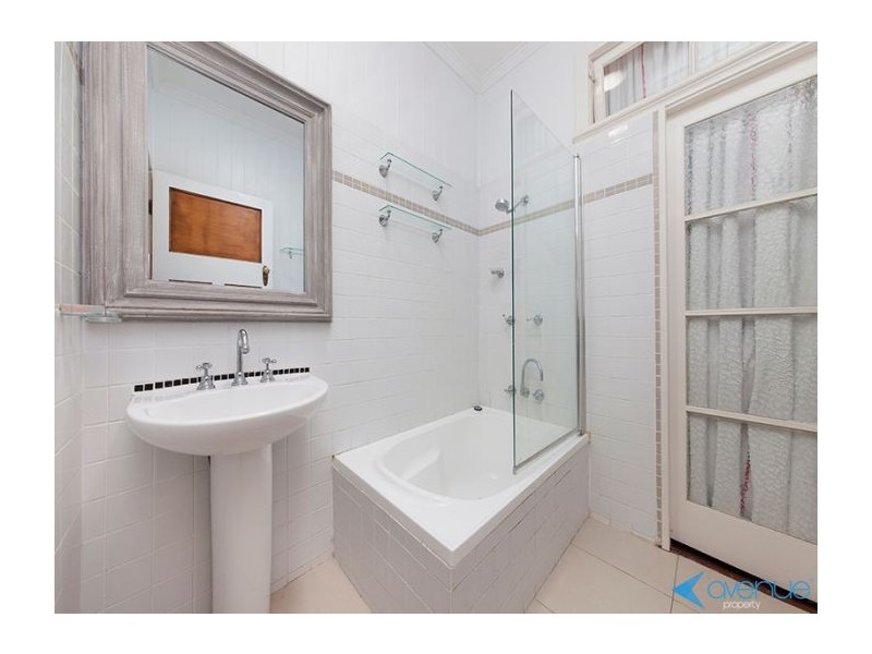 10 Brinawa St, Camp Hill QLD 4152