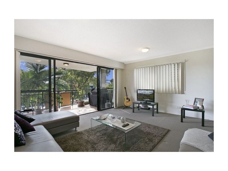 55 Harries Road, Coorparoo QLD 4151