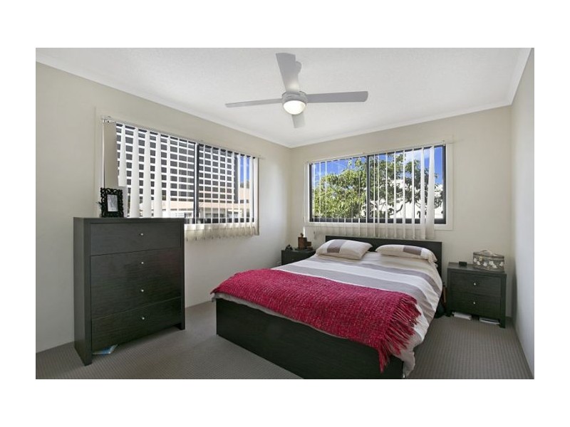 55 Harries Road, Coorparoo QLD 4151