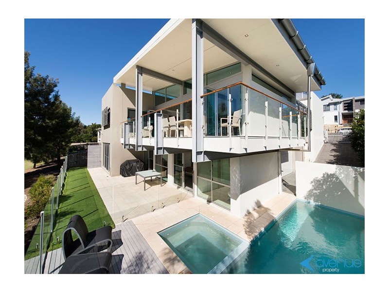 28 Staveley Close, Sinnamon Park QLD 4073