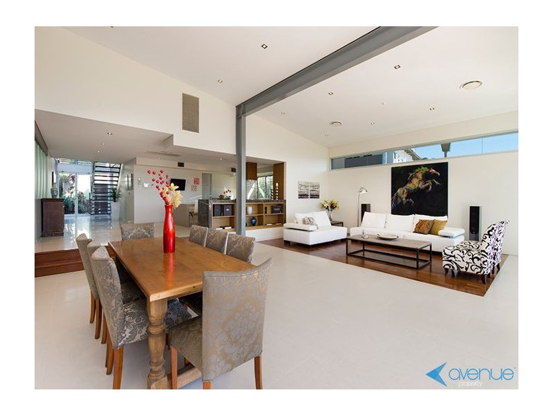 28 Staveley Close, Sinnamon Park QLD 4073