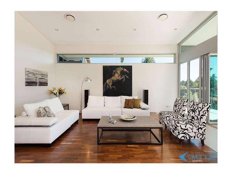 28 Staveley Close, Sinnamon Park QLD 4073