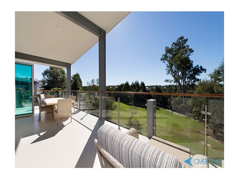 28 Staveley Close, Sinnamon Park QLD 4073