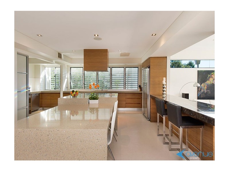 28 Staveley Close, Sinnamon Park QLD 4073