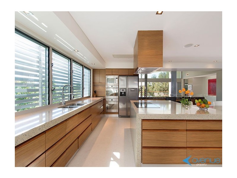 28 Staveley Close, Sinnamon Park QLD 4073