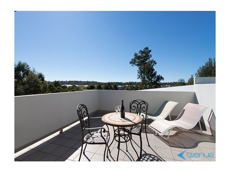 28 Staveley Close, Sinnamon Park QLD 4073
