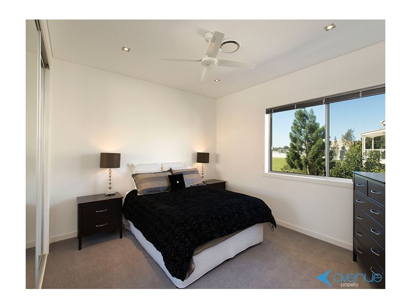 28 Staveley Close, Sinnamon Park QLD 4073