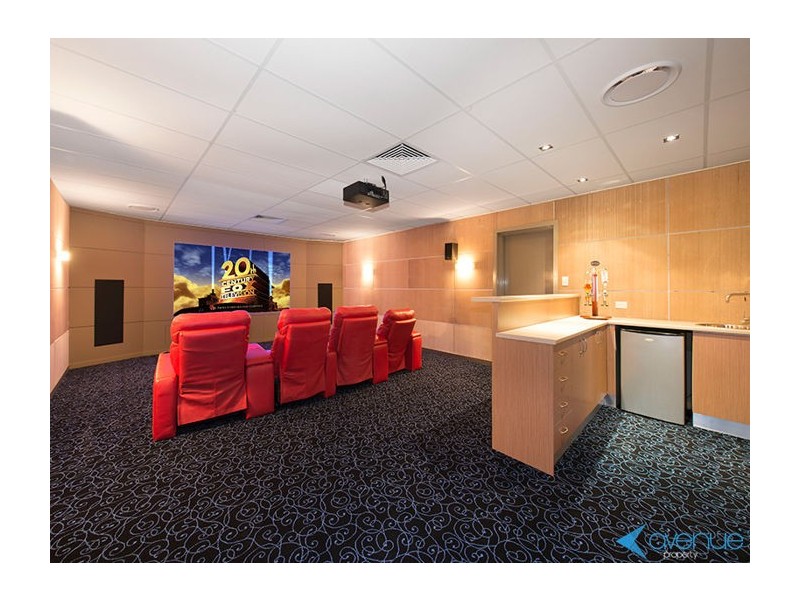 28 Staveley Close, Sinnamon Park QLD 4073
